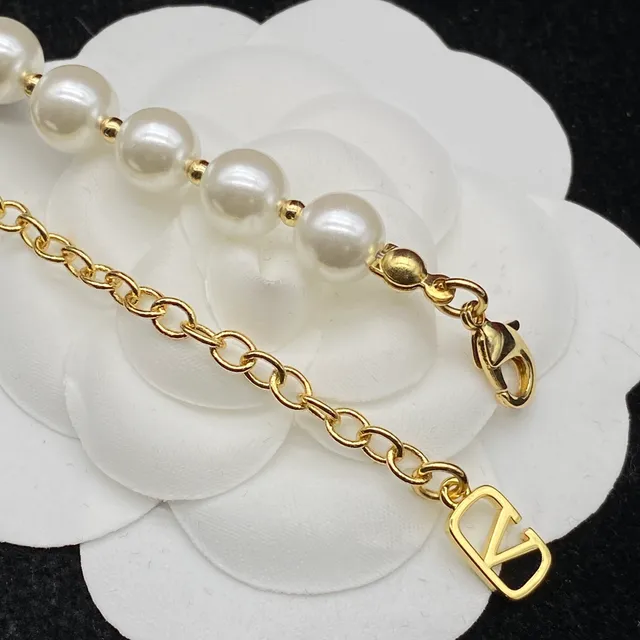 Valentino VLTN Or Blanc Chaîne de Perles avec Pendentif VLogo 2