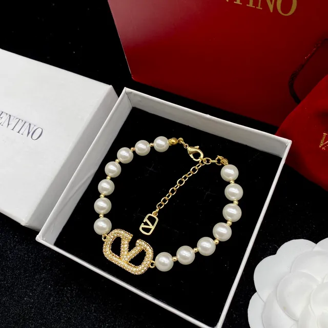Valentino VLTN Or Blanc Chaîne de Perles avec Pendentif VLogo 5