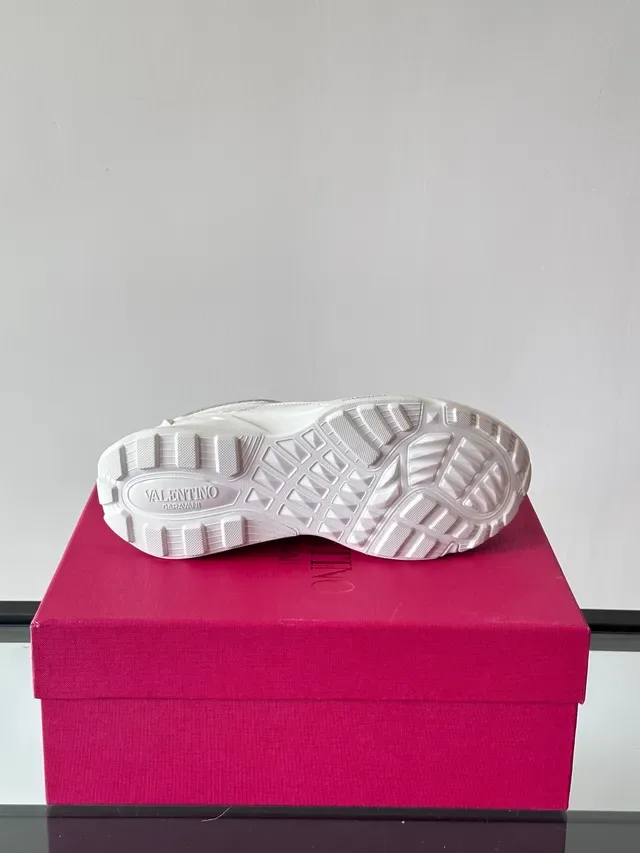 Valentino zapatillas chunky con suela blanca de malla y recubrimiento sintético 4