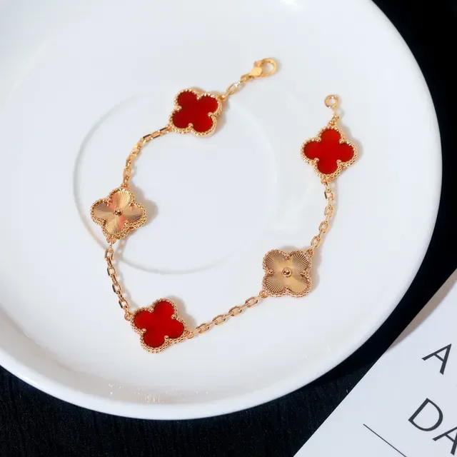 Van Cleef & Arpels Alhambra Five Motif Bracelet Or et Émail Rouge 4