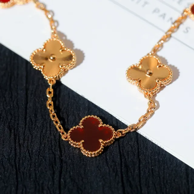 Van Cleef & Arpels Alhambra Five Motif Bracelet Or et Émail Rouge 5