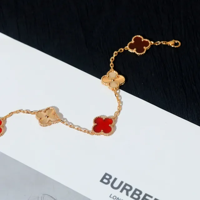 Van Cleef & Arpels Alhambra Five Motif Bracelet Or et Émail Rouge 7