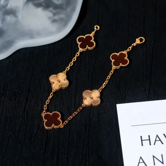 Van Cleef & Arpels Alhambra Five Motif Bracelet Or et Émail Rouge 9