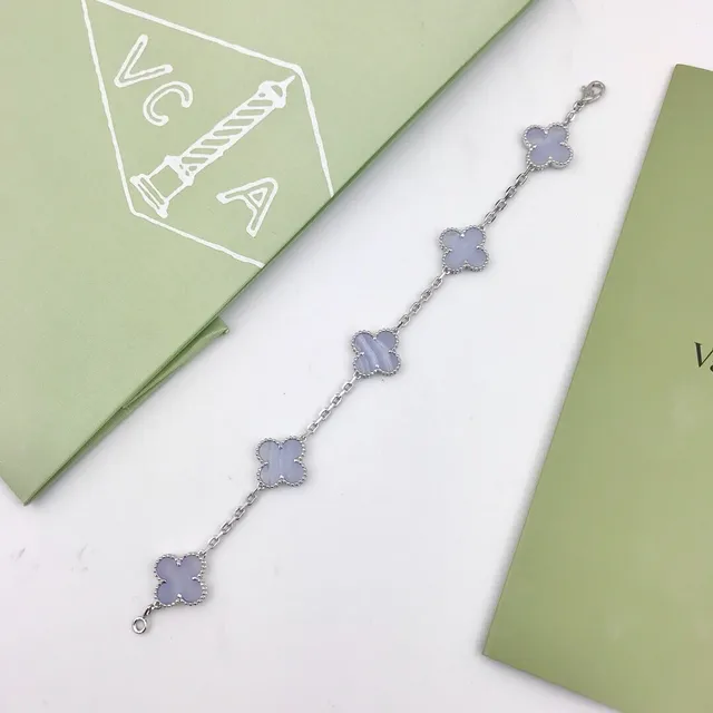 Van Cleef & Arpels ألھامبرا بنفالجة حجر خمسة موتيف سوار 3