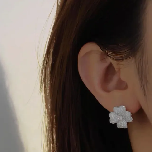 Van Cleef & Arpels Alhambra Pavé Diamond Four-Leaf Clover Stud Earrings 9