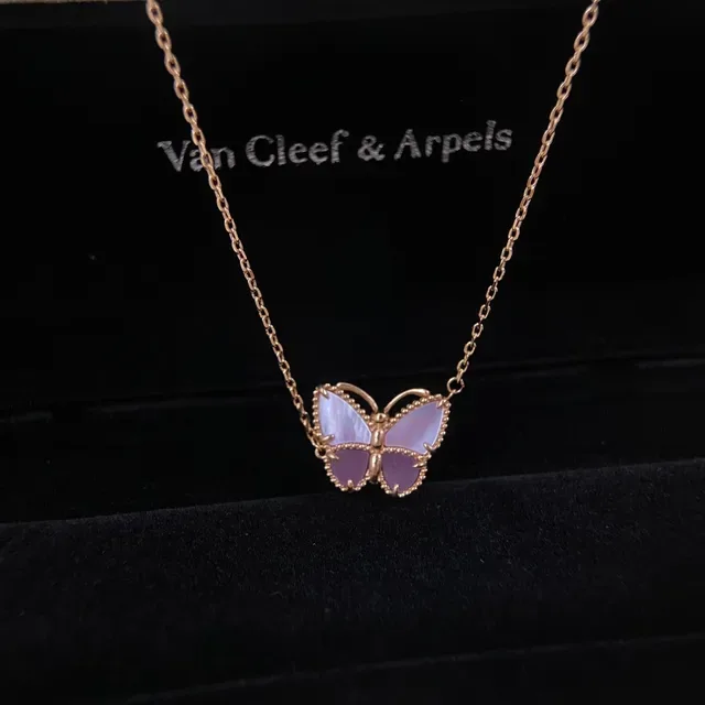 Van Cleef & Arpels Colar com Pingente de Borboleta Dourado e Roxo com Corrente 2