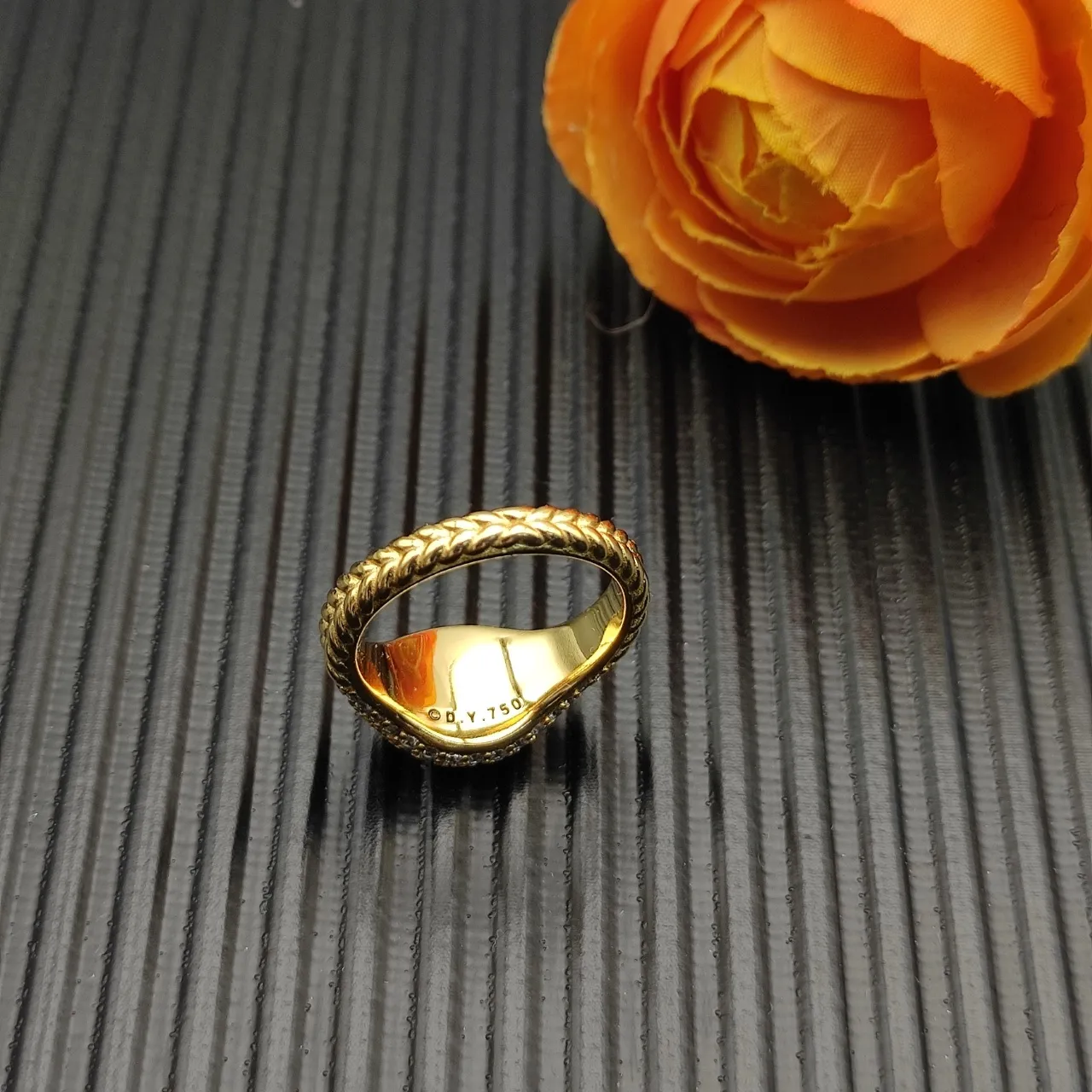 Van Cleef & Arpels সোনার সাদা প্যাভে-সেট অসমমিত ডোম আংটি 4