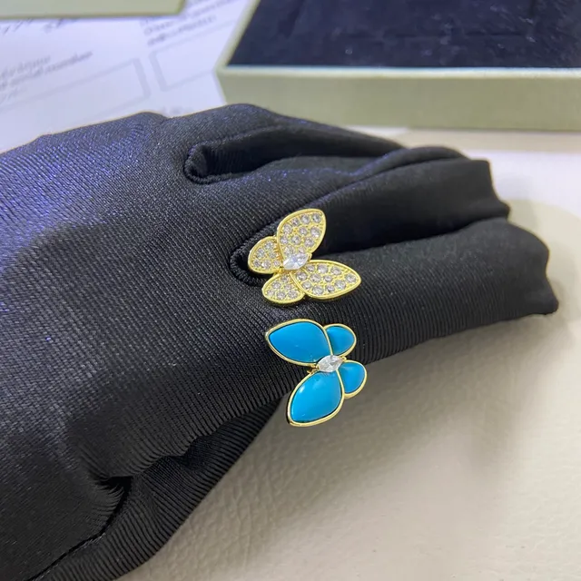 Van Cleef & Arpels Papillon भটারফ্লাই এনামেল এবং পেভ ক্রিস্টাল ইয়াররিংস 3