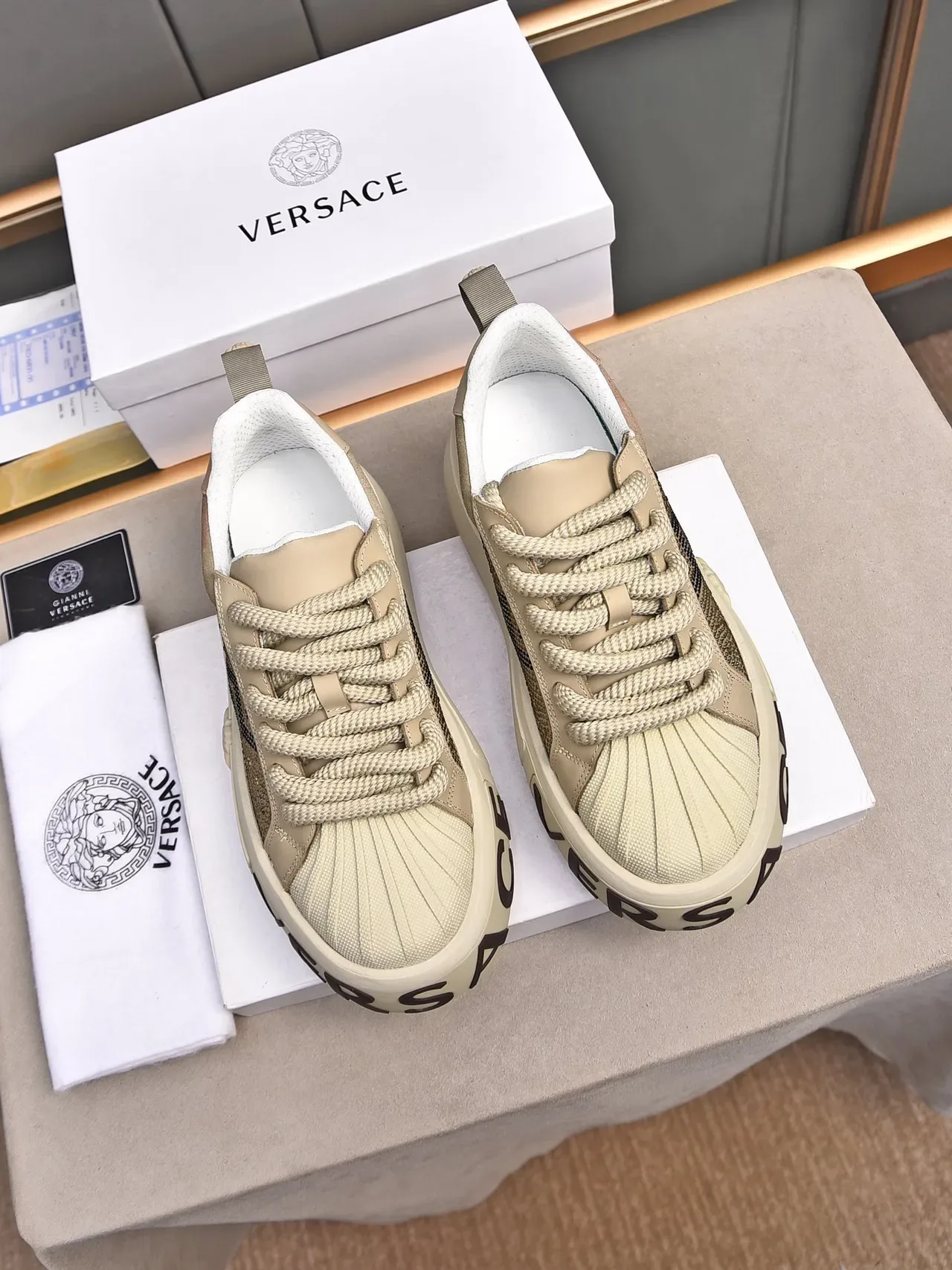 Versace Beige Marrom Tênis Lifestyle Sola de Plataforma Rhinestone-Embellished Malla 3