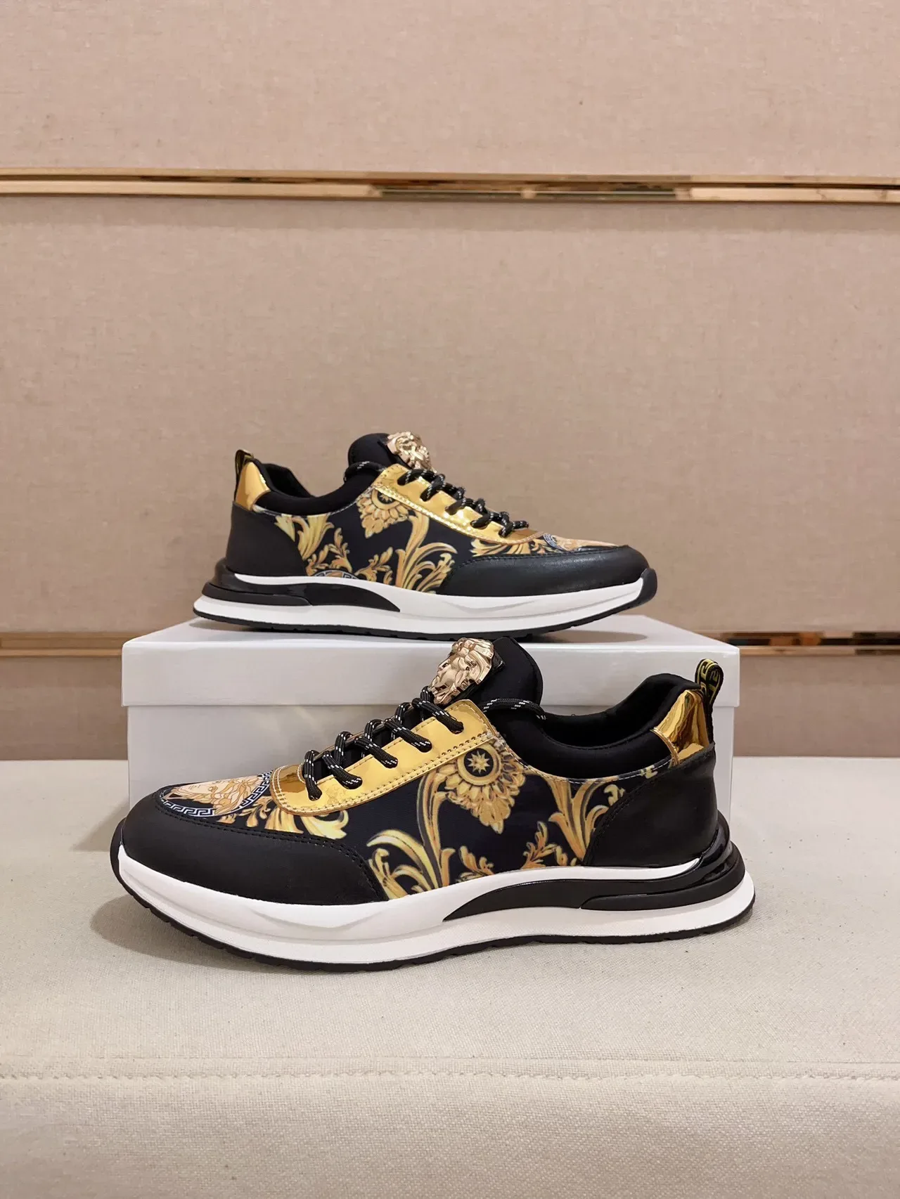 Versace Chain Reaction Noir et Or Impression Baroque Chaussures Lifestyle 7