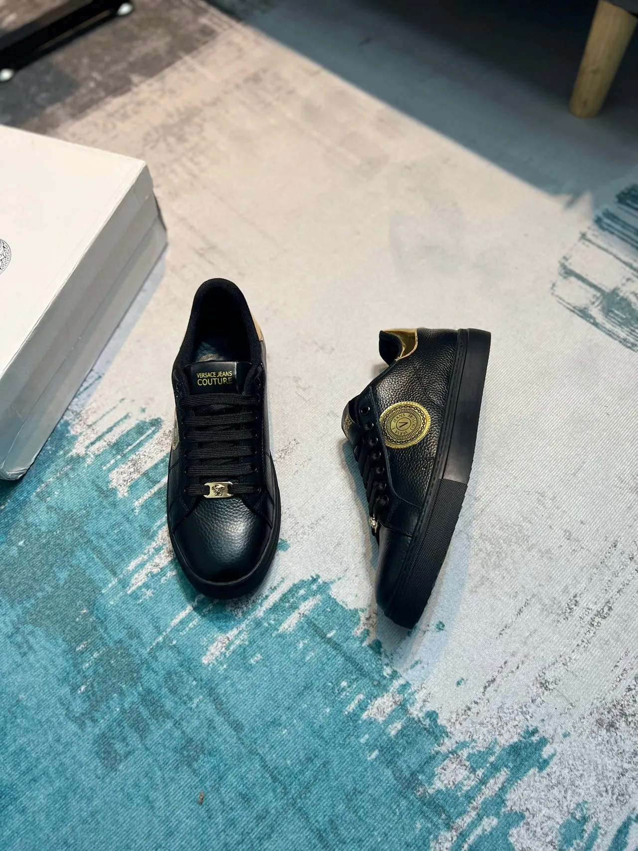 Versace Chain Reaction Noir et Or Lifestyle Sneakers 4
