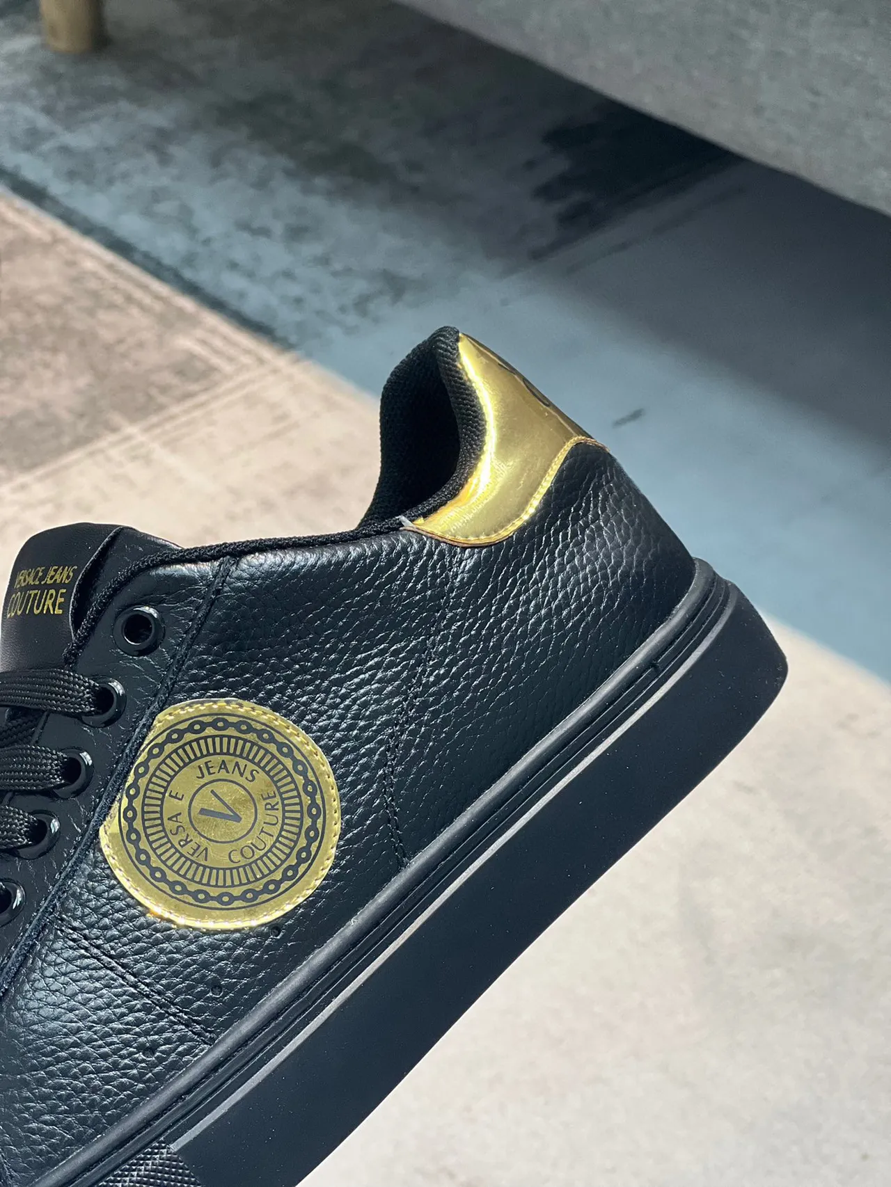 Versace Chain Reaction Noir et Or Lifestyle Sneakers 7