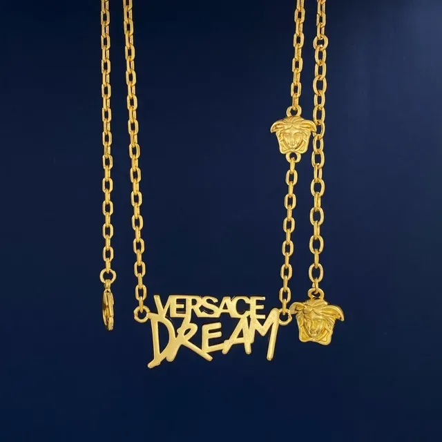 Versace Dream Script و Medusa Head سلاسل الرقبة بـ لون ذهبي 8
