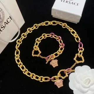 Versace Collar con cadena de eslabones ovalados dorada rosa gruesa con acentos de esmalte