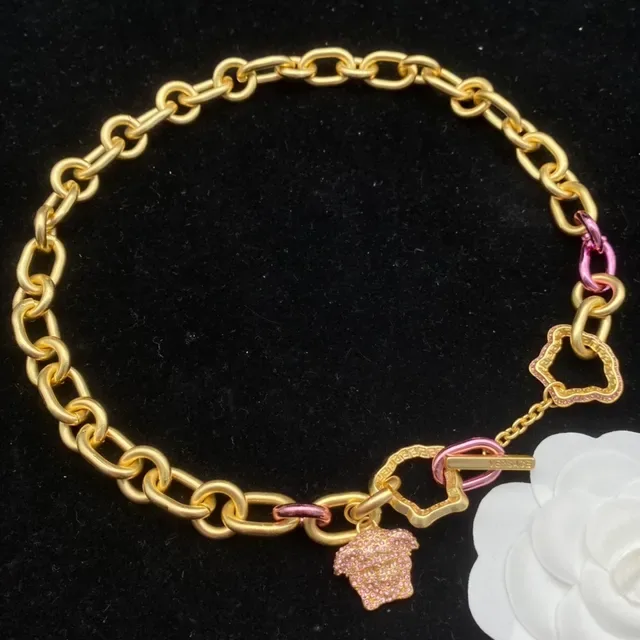 Versace Collier chaîne de maillons ovales dorée rose épaisse avec accents émaillés 5