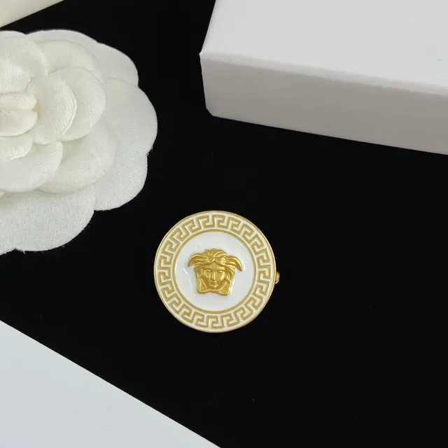 Versace Medusa Broche Blanc et Noir Émail Doré Rond 6