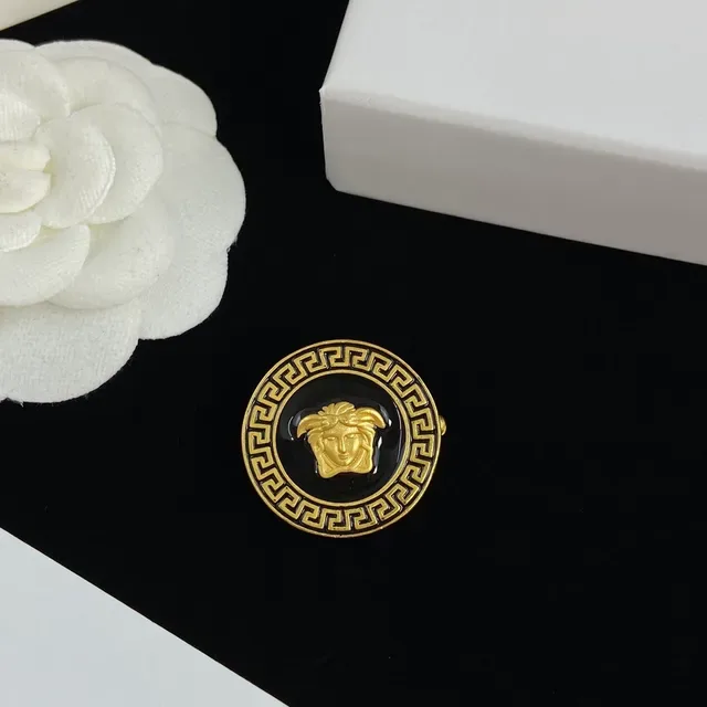 Versace Medusa Broche Blanc et Noir Émail Doré Rond 7