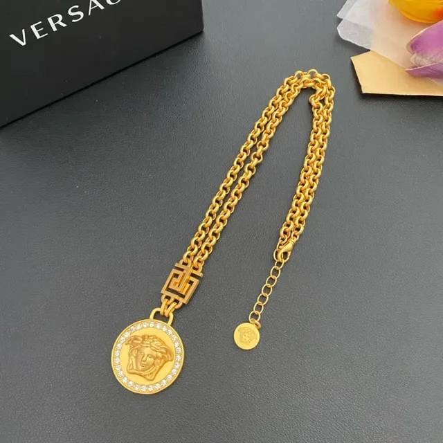 Versace Medusa Coin Colier en ton doré Pavé Cristal Pendentif 6