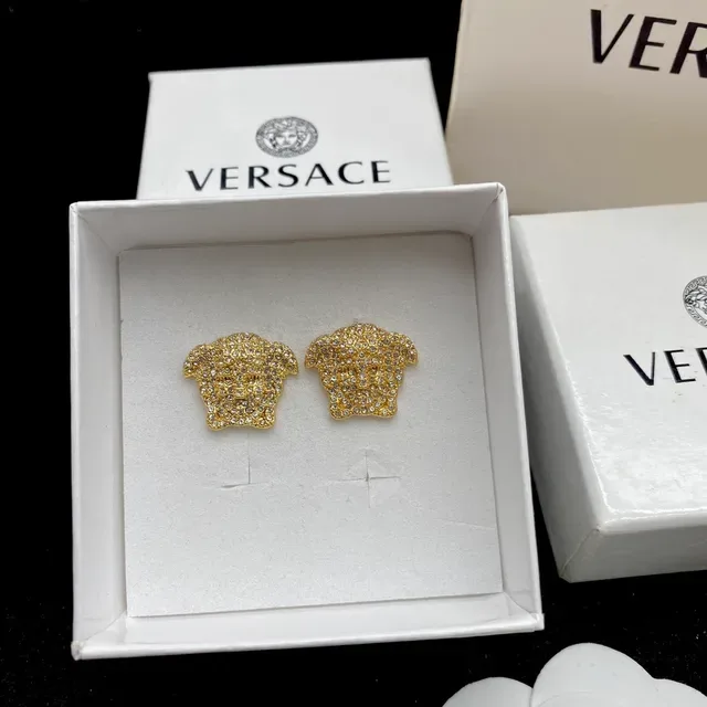 Versace Medusa Or Rose Tête Silhouette Pave Cristal Embellissement Boucles d'oreilles 2