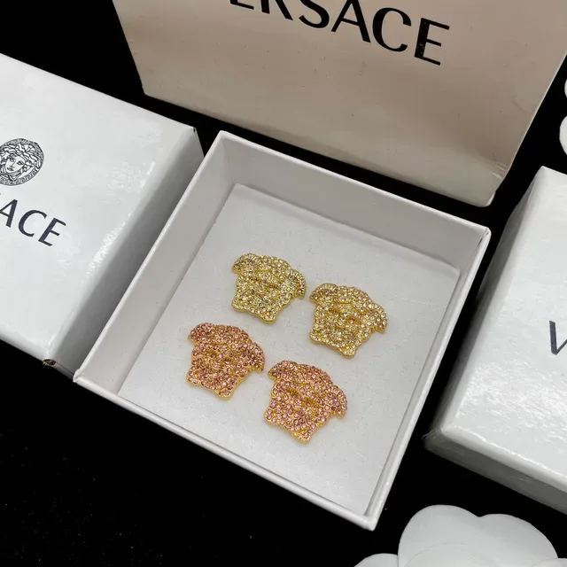 Versace Medusa Or Rose Tête Silhouette Pave Cristal Embellissement Boucles d'oreilles 8