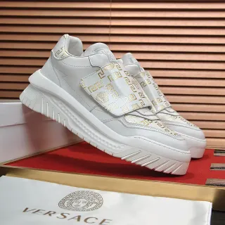 Versace Odissea 白色和金色 Greca 图案 生活方式运动鞋