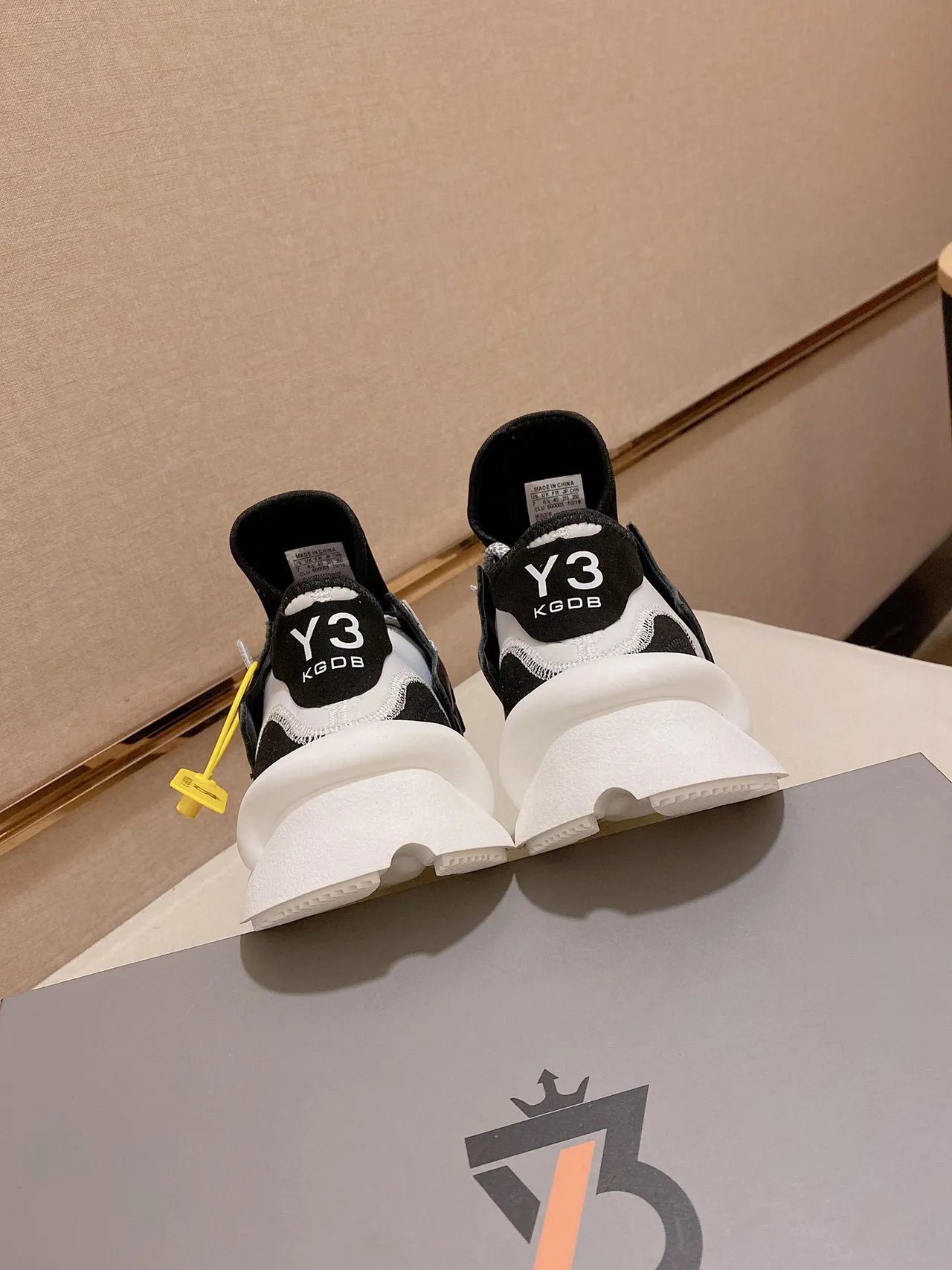 Y-3 Black White Sculpted Midsole Mesh-Leather Hybrid Upper Chunky Sneakers 3