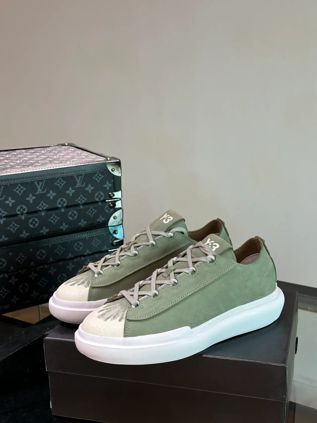 Y-3 Green White Suede Upper Layered Toe Cap Lifestyle Sneakers 5
