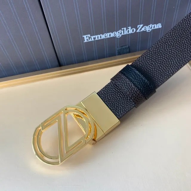 Zegna Cinturón de cuero marrón dorado con hebilla geométrica granulada 3
